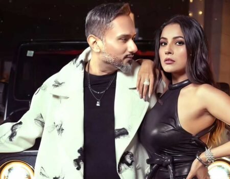 Sheeshe Wali Chunni: A Vibrant Haryanvi Anthem by T-SeriesSheeshe Wali Chunni: A Vibrant Haryanvi Anthem by T-Series